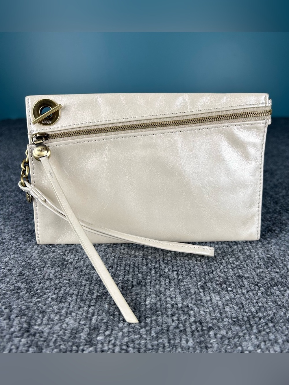 HOBO Pearlized Ivory Leather LINK Wristlet Zip Clutch Brushed Gold Wedding Edgy